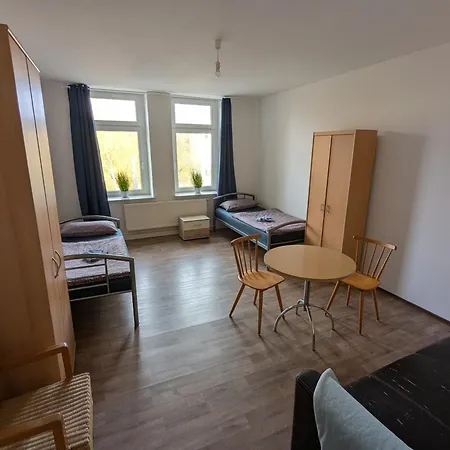 Arbeiterwohnung *